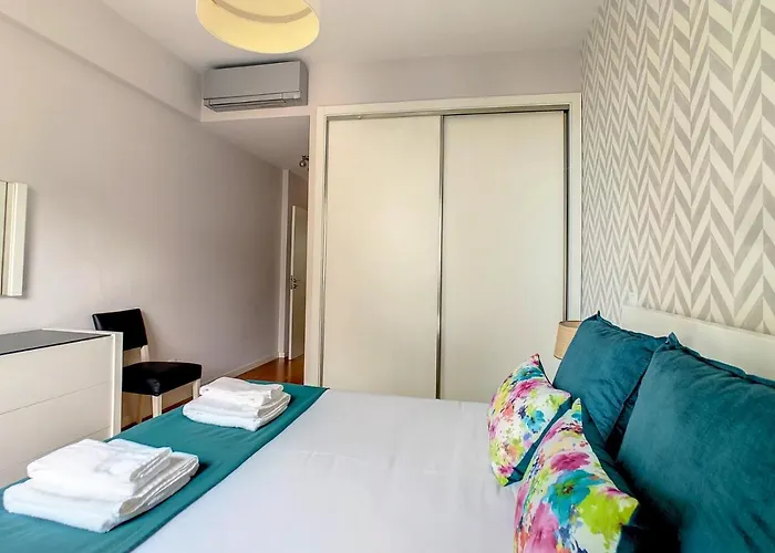 Alameda By Lovelystay Apartment